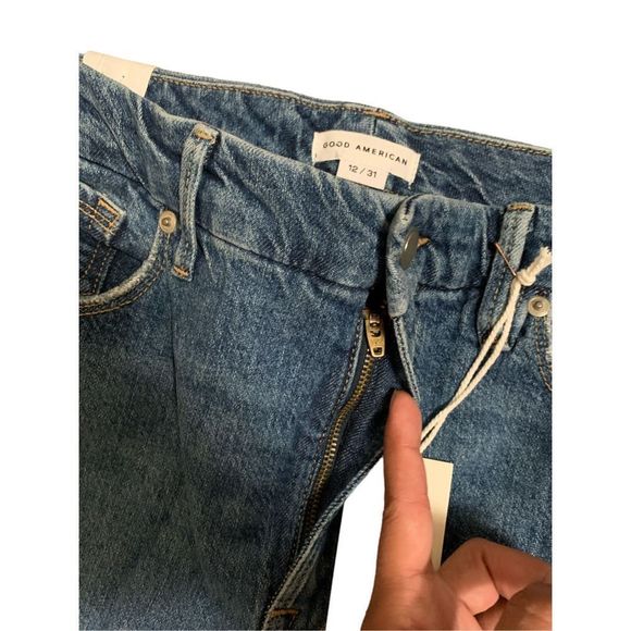Good American Jeans, Skinnyish Fit, Hi- Rise, Size 12/31, NWT. - Picture 3 of 11